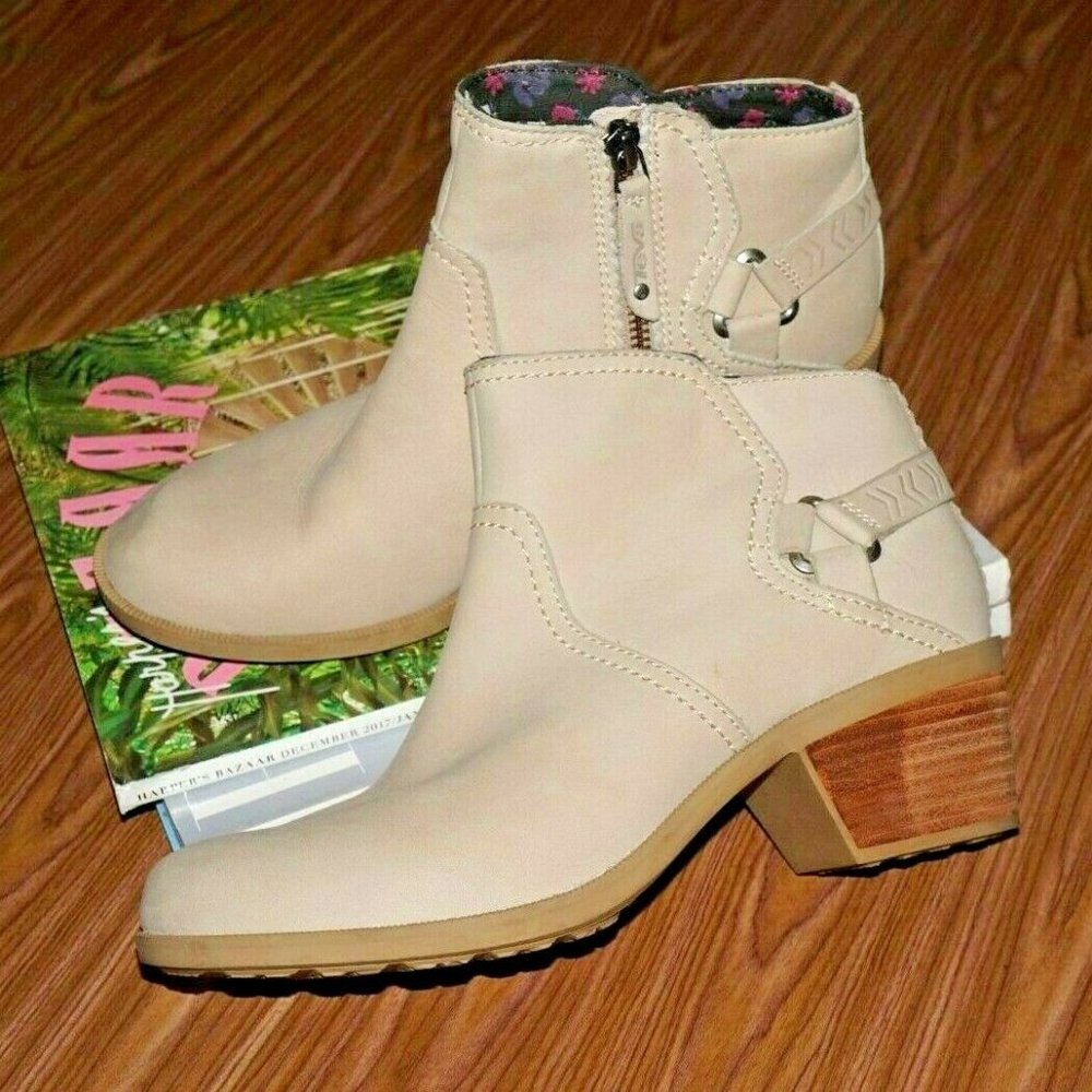 Teva | Women’s Foxy Ankle Chelsea Boot | Nubuck